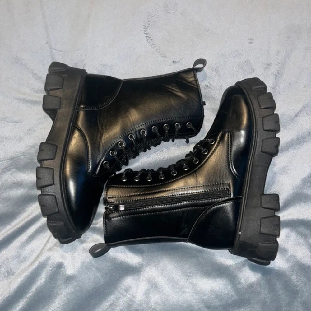 Boots Black Athletic Shoes
